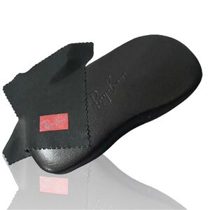 Ray-Ban glasses Black case and a cleaning cloth